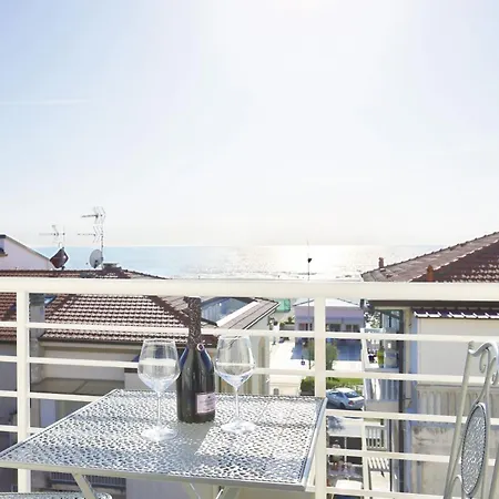 Szálloda Nuovo Tirreno 3*