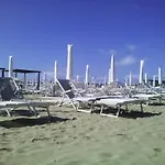 Nuovo Tirreno Otel