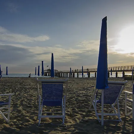 Hotel Nuovo Tirreno Lido di Camaiore