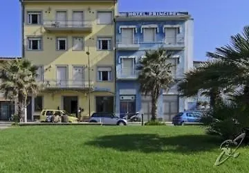 Hotel Nuovo Tirreno Lido di Camaiore